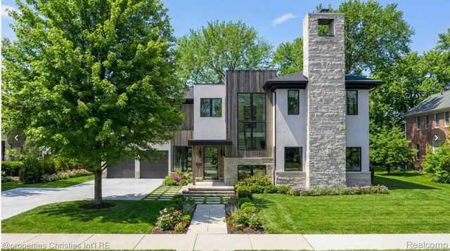 852 Puritan Avenue, Birmingham, MI 48009