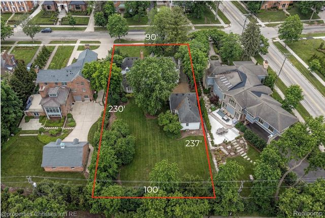 852 Puritan Avenue, Birmingham, MI 48009