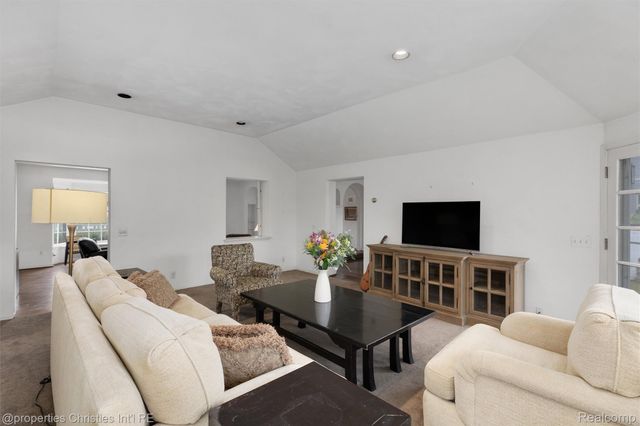 852 Puritan Avenue, Birmingham, MI 48009