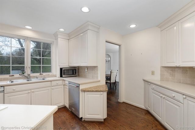 852 Puritan Avenue, Birmingham, MI 48009