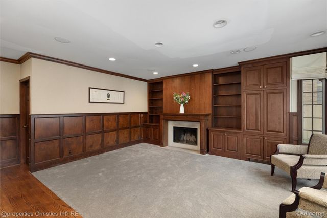 852 Puritan Avenue, Birmingham, MI 48009