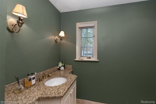 852 Puritan Avenue, Birmingham, MI 48009