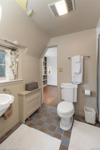 852 Puritan Avenue, Birmingham, MI 48009