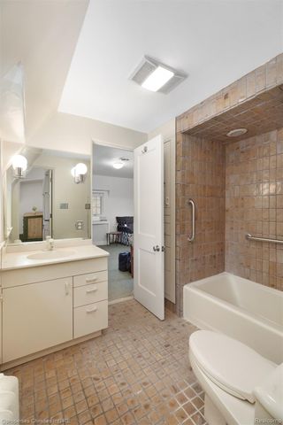 852 Puritan Avenue, Birmingham, MI 48009