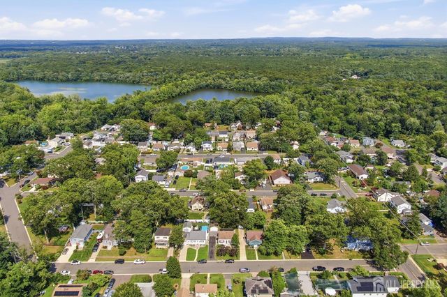 42 Brookwood Road, Spotswood, NJ 08884