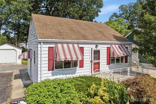 42 Brookwood Road, Spotswood, NJ 08884