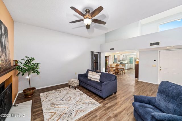 1000 W Rio Guaymas, Green Valley, AZ 85614