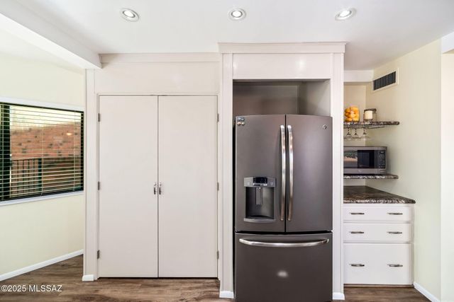 1000 W Rio Guaymas, Green Valley, AZ 85614