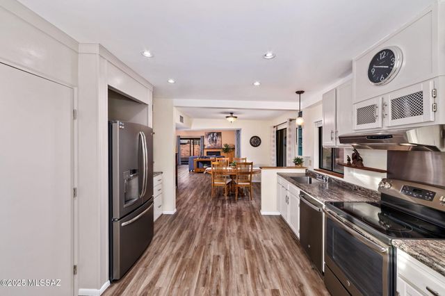 1000 W Rio Guaymas, Green Valley, AZ 85614