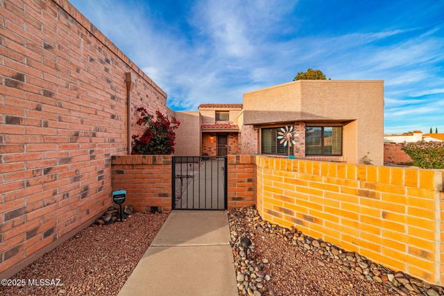 1000 W Rio Guaymas, Green Valley, AZ 85614