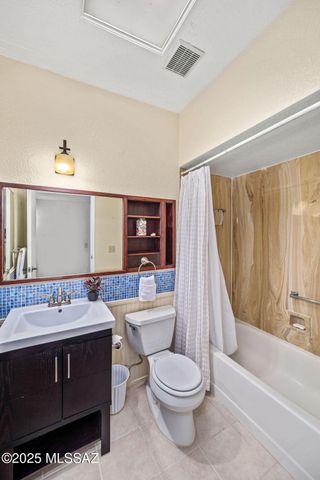 1000 W Rio Guaymas, Green Valley, AZ 85614