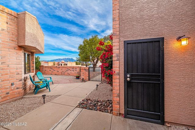 1000 W Rio Guaymas, Green Valley, AZ 85614