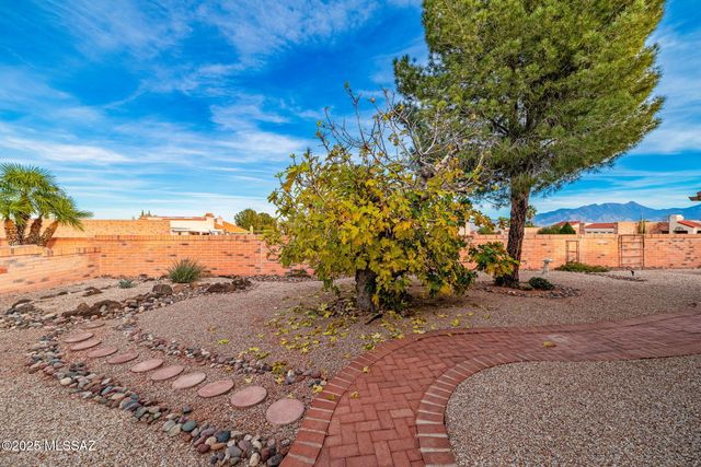 1000 W Rio Guaymas, Green Valley, AZ 85614