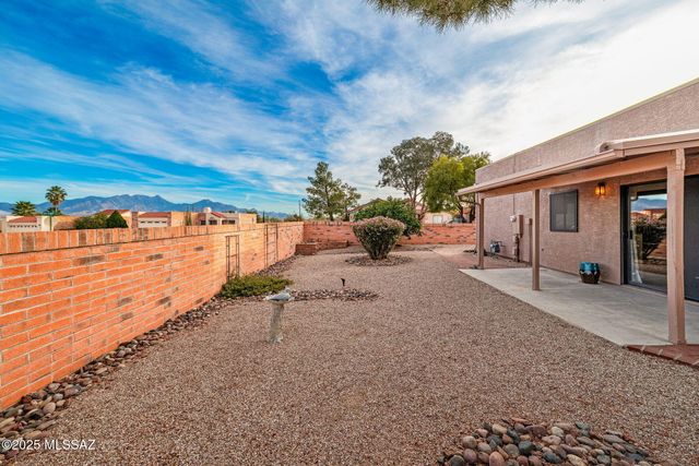1000 W Rio Guaymas, Green Valley, AZ 85614