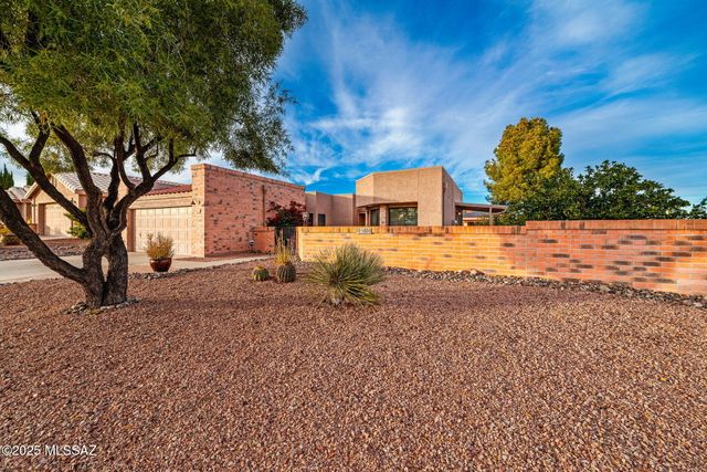 1000 W Rio Guaymas, Green Valley, AZ 85614