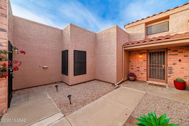 1000 W Rio Guaymas, Green Valley, AZ 85614