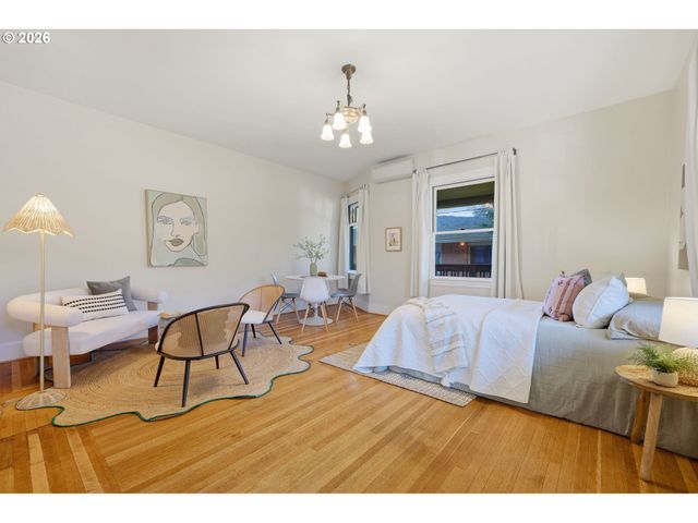 3203 Se CLINTON St, Portland, OR 97202