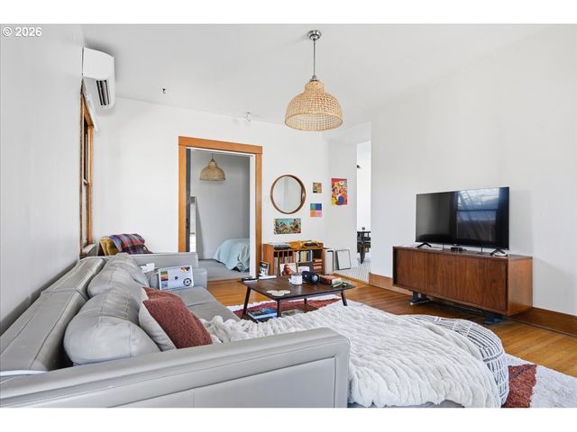 3203 Se CLINTON St, Portland, OR 97202