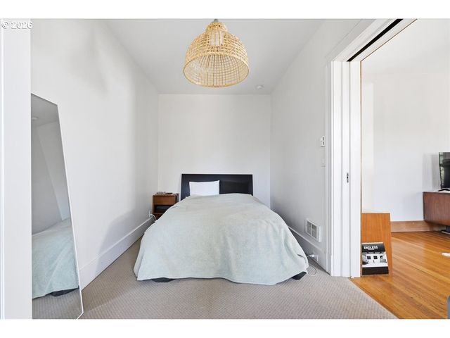 3203 Se CLINTON St, Portland, OR 97202