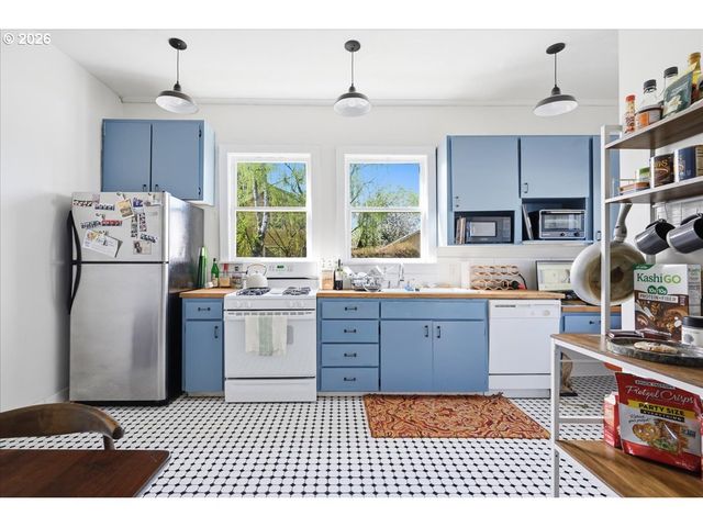 3203 Se CLINTON St, Portland, OR 97202