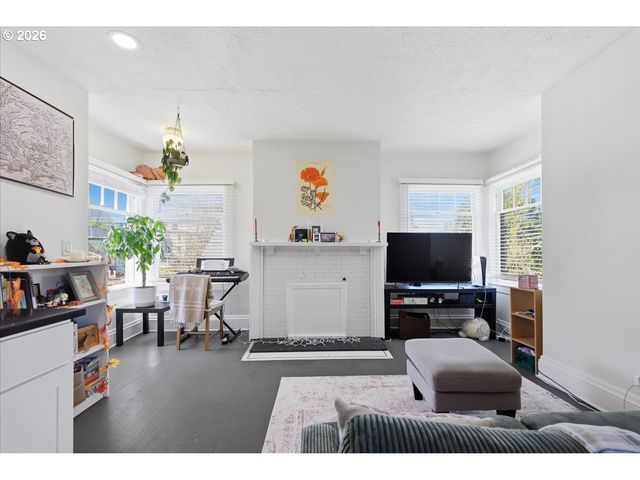 3203 Se CLINTON St, Portland, OR 97202