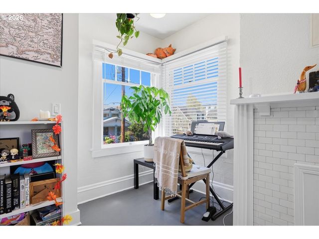 3203 Se CLINTON St, Portland, OR 97202