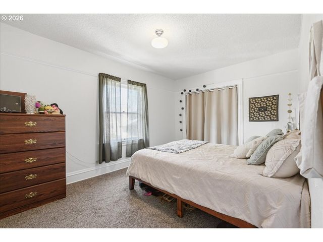 3203 Se CLINTON St, Portland, OR 97202