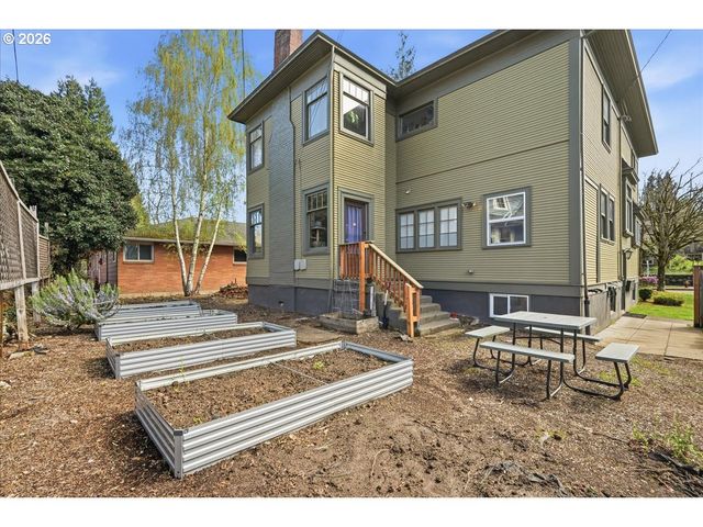 3203 Se CLINTON St, Portland, OR 97202