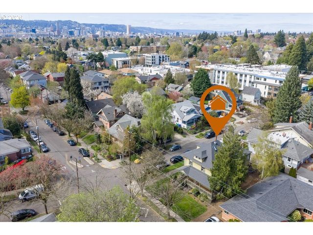 3203 Se CLINTON St, Portland, OR 97202