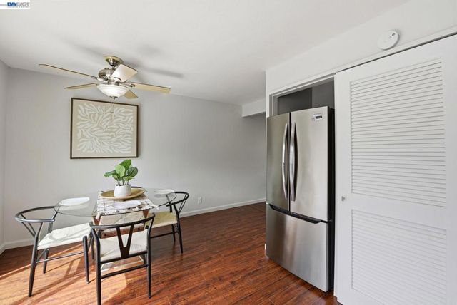 27864 Hummingbird Ct, Hayward, CA 94545