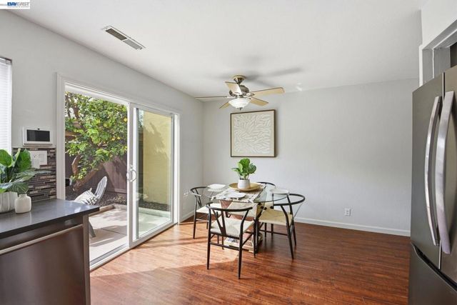 27864 Hummingbird Ct, Hayward, CA 94545