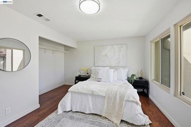 27864 Hummingbird Ct, Hayward, CA 94545