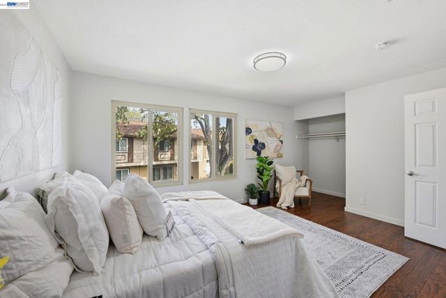 27864 Hummingbird Ct, Hayward, CA 94545