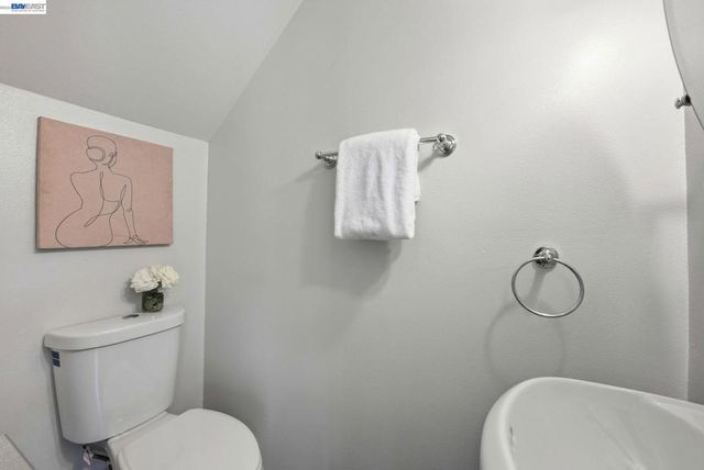 27864 Hummingbird Ct, Hayward, CA 94545