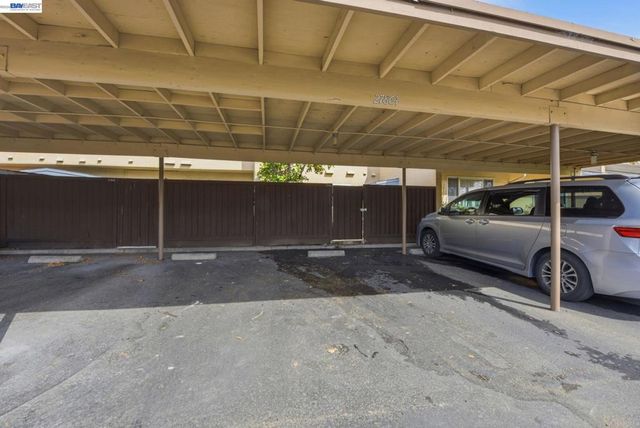 27864 Hummingbird Ct, Hayward, CA 94545