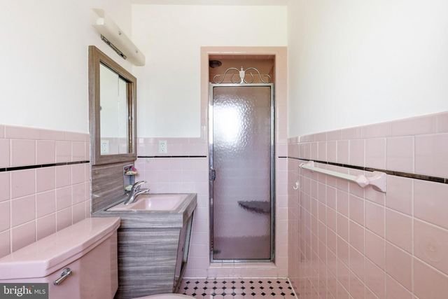 1517 THORNBERRY RD, Wyncote, PA 19095