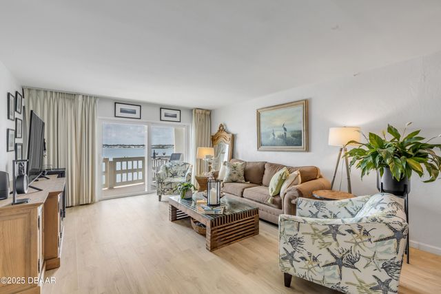 3606 S Peninsula Dr Apt 205, Port Orange, FL 32127