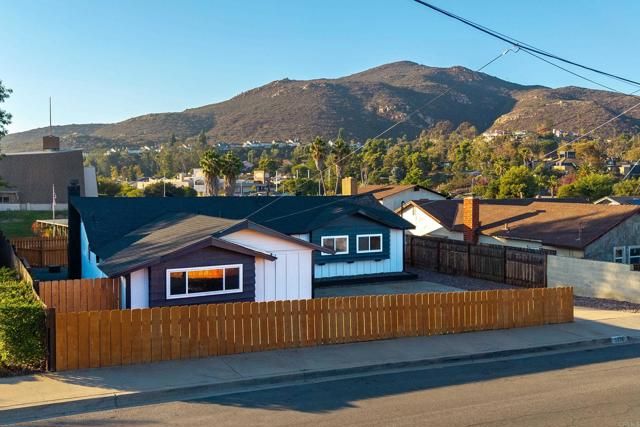 6548 Bantam Lake Circle, San Diego, CA 92119