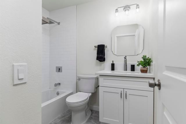 6548 Bantam Lake Circle, San Diego, CA 92119