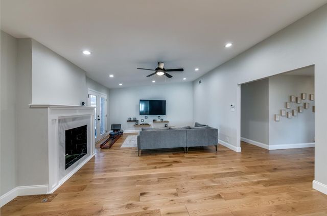 8349 Londonderry Lane, Dallas, TX 75228