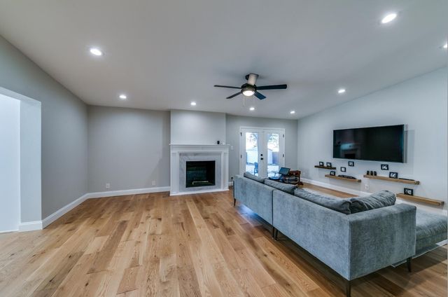 8349 Londonderry Lane, Dallas, TX 75228