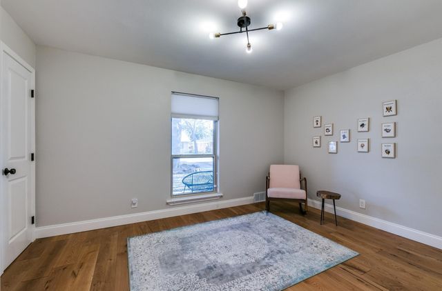 8349 Londonderry Lane, Dallas, TX 75228