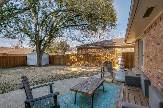 8349 Londonderry Lane, Dallas, TX 75228