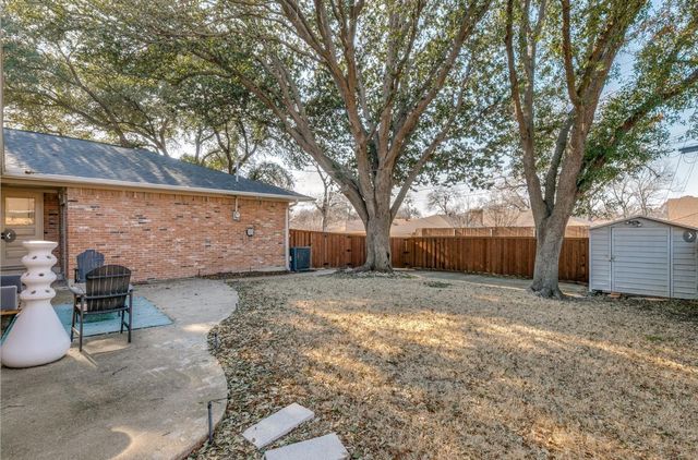 8349 Londonderry Lane, Dallas, TX 75228