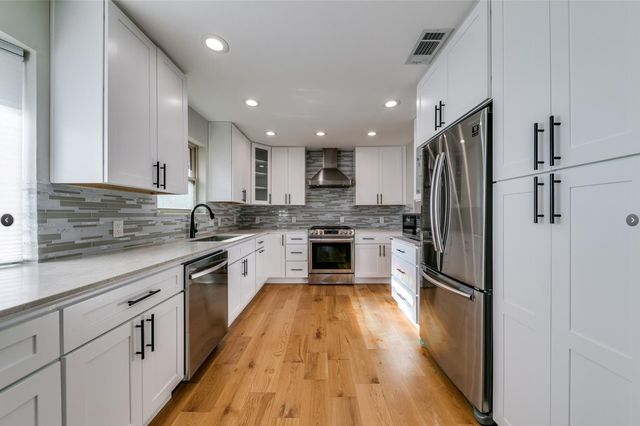 8349 Londonderry Lane, Dallas, TX 75228