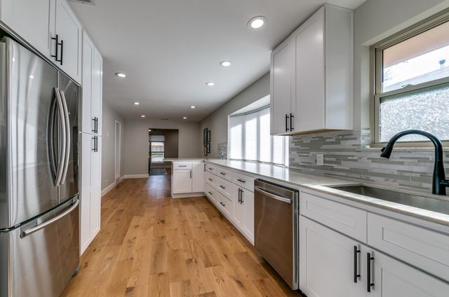 8349 Londonderry Lane, Dallas, TX 75228