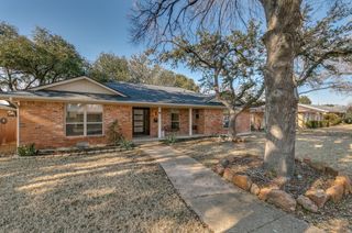 8349 Londonderry Lane, Dallas, TX 75228