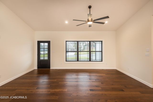 5423 KENVIEW DRIVE, Jefferson City, MO 65109