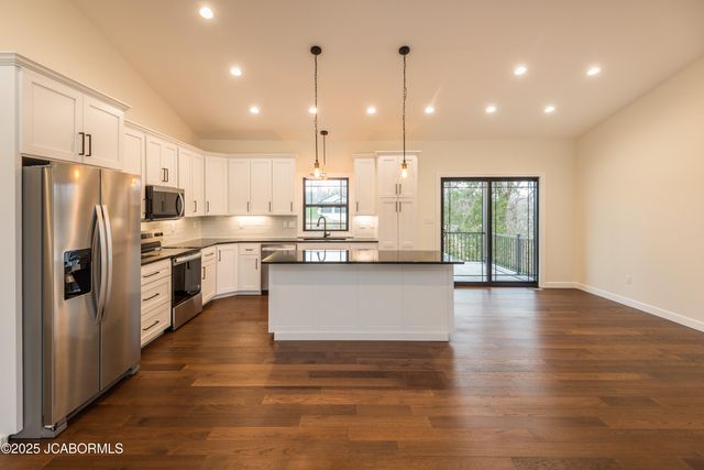 5423 KENVIEW DRIVE, Jefferson City, MO 65109