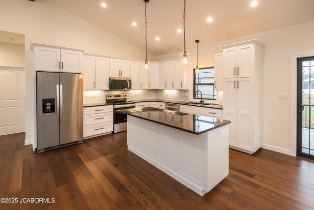 5423 KENVIEW DRIVE, Jefferson City, MO 65109